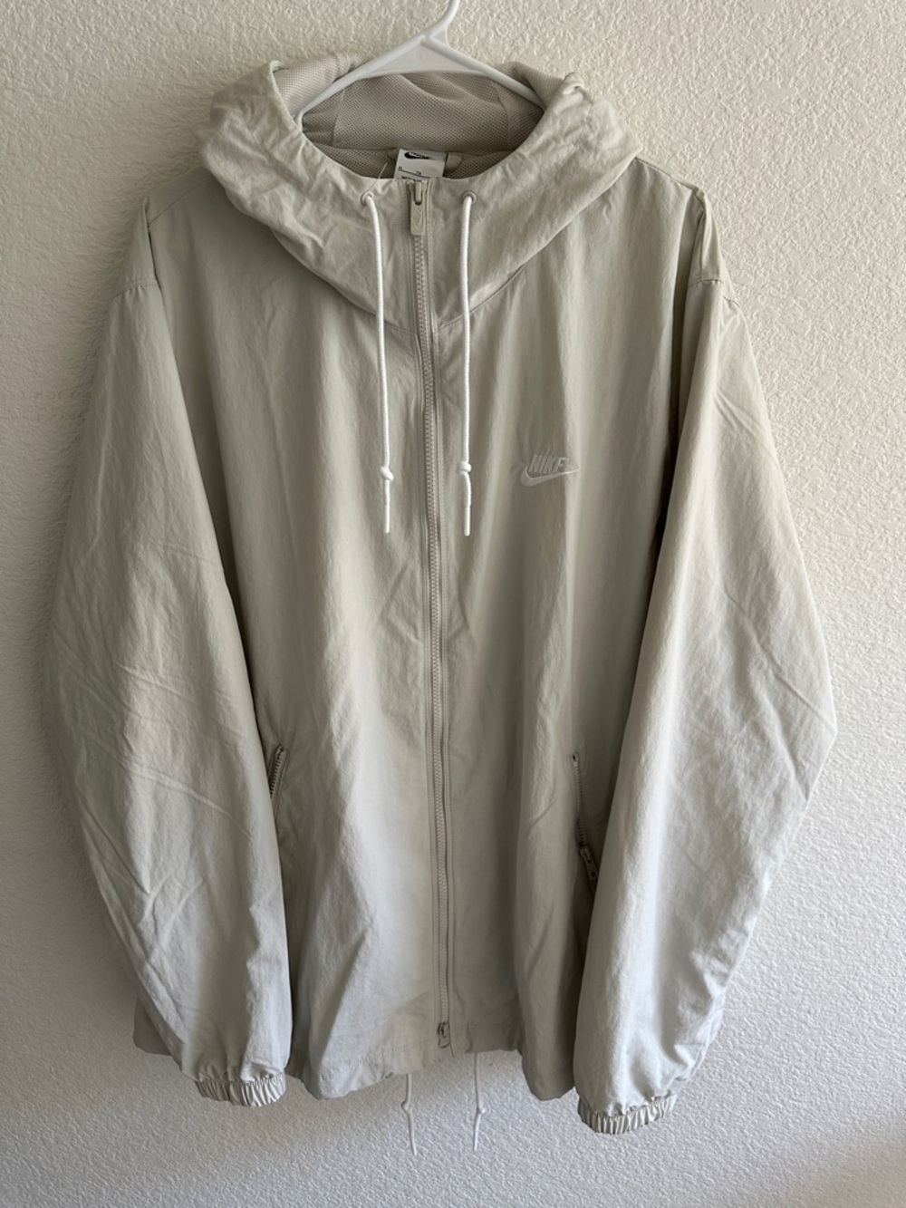 Nike Men’s Light Beige Full-Zip Hooded Jacket